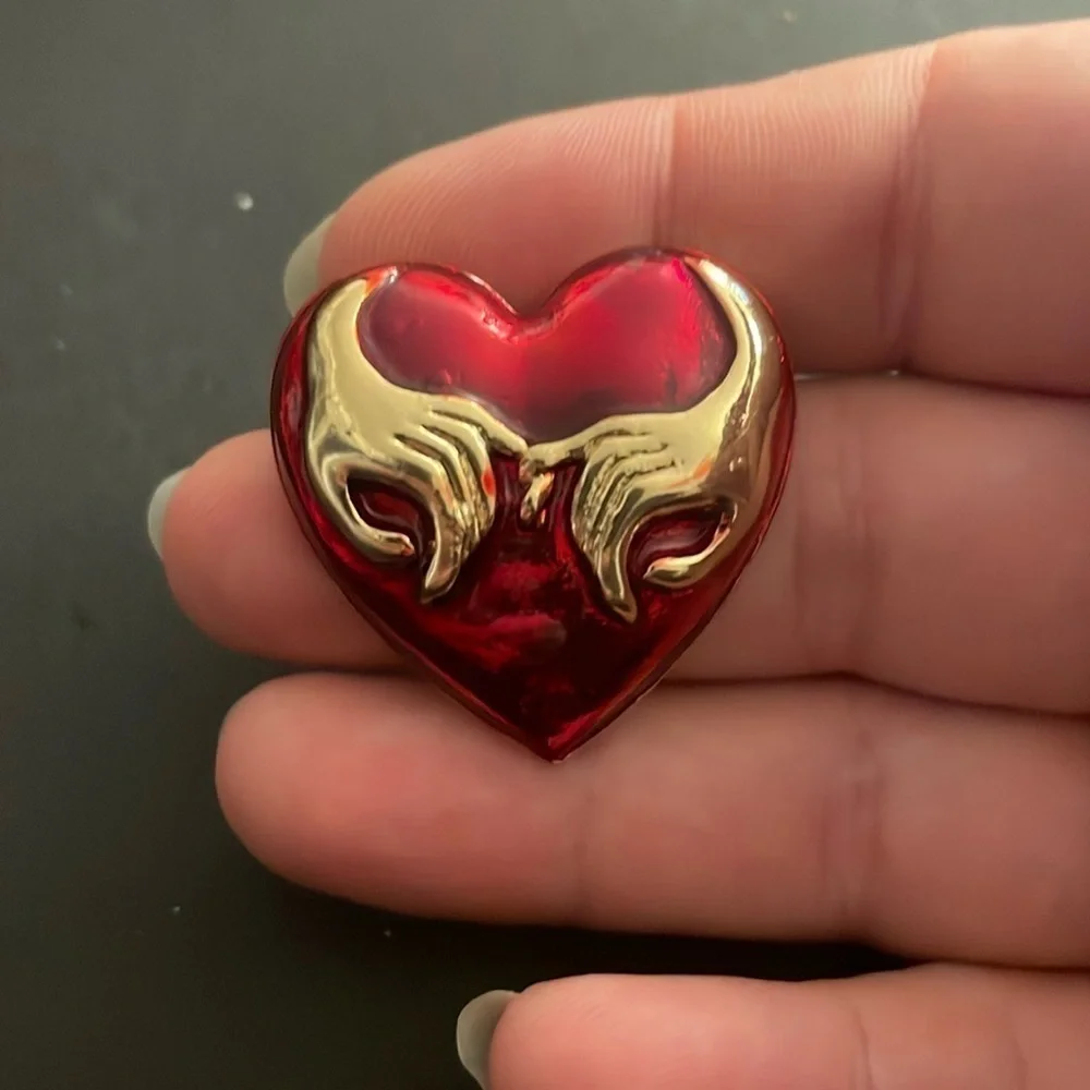 Heart ❤️ pin 📌 brooch
